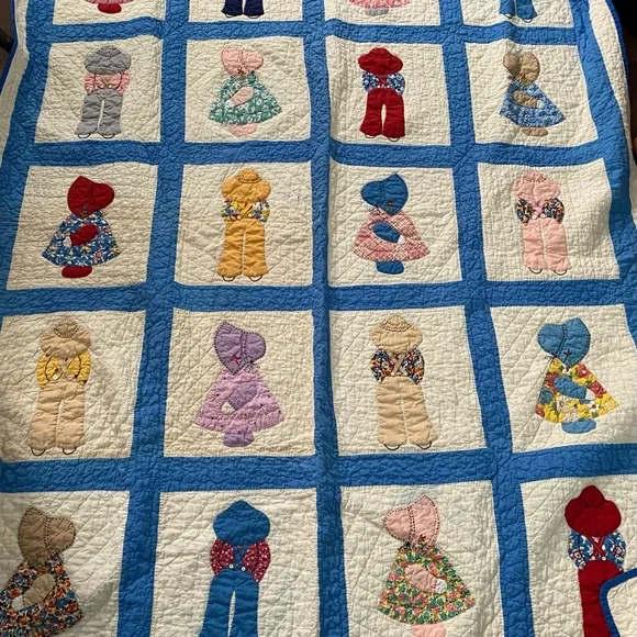 Vintage Quilt with Blue and Multicolor Accents - Picture 3 of 7